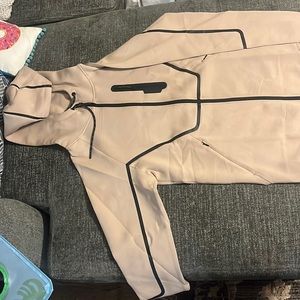 Alphalete athletic hoodie